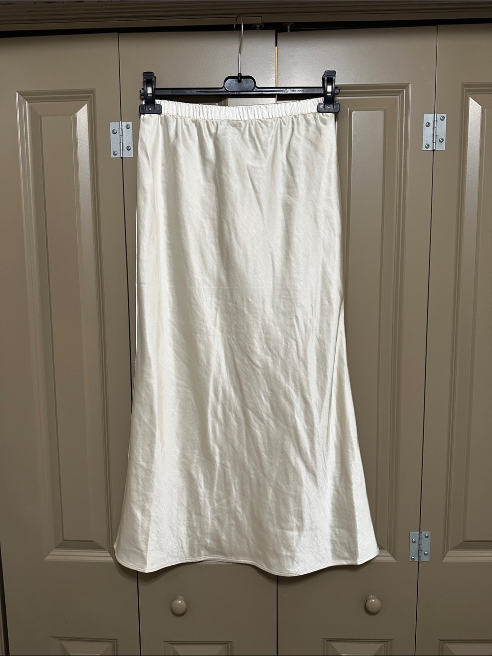 NWT J.Society Satin Maxi Skirt in Buttercream- size: Small